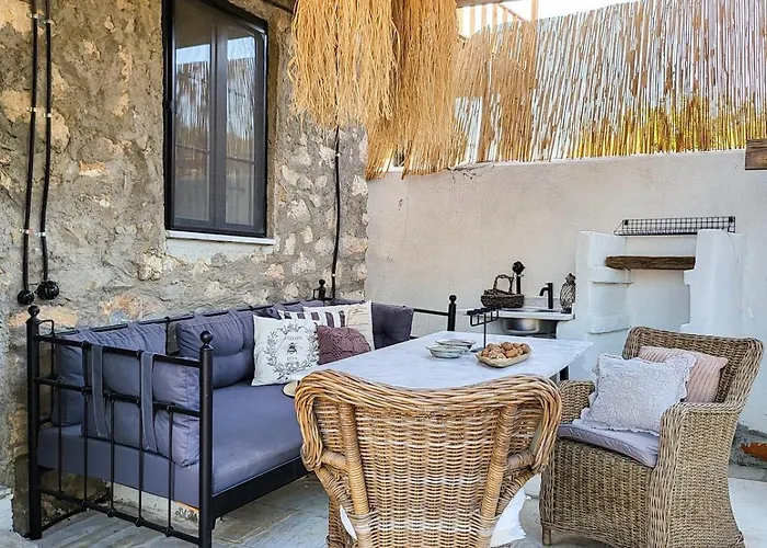 Stone House With Pool - Entire Floor Appartamento *
