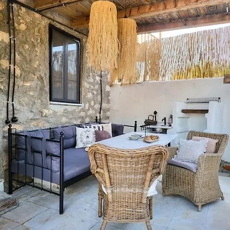 Apartment Stone House With Pool - Entire Floor *