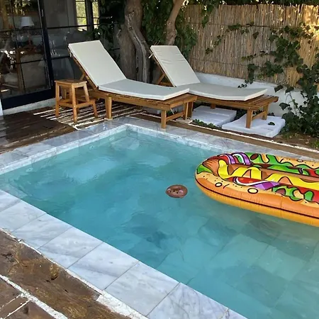 Stone House With Pool - Entire Floor 아파트 *