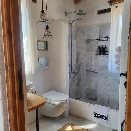 아파트 Stone House With Pool - Entire Floor